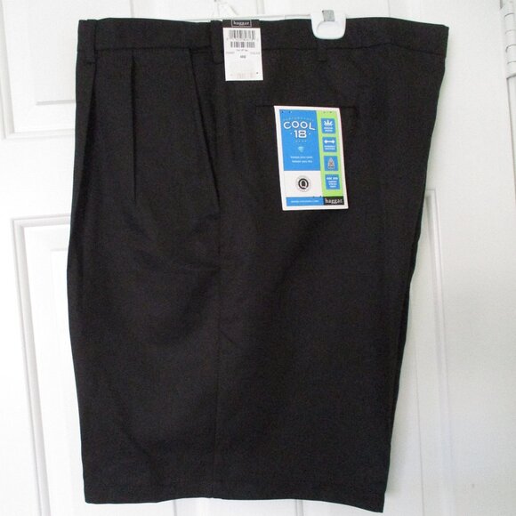 Haggar Cool 18 Mens Pleated Front Black Expandable Golf Short Pant NWT- Size 44W - Picture 1 of 5